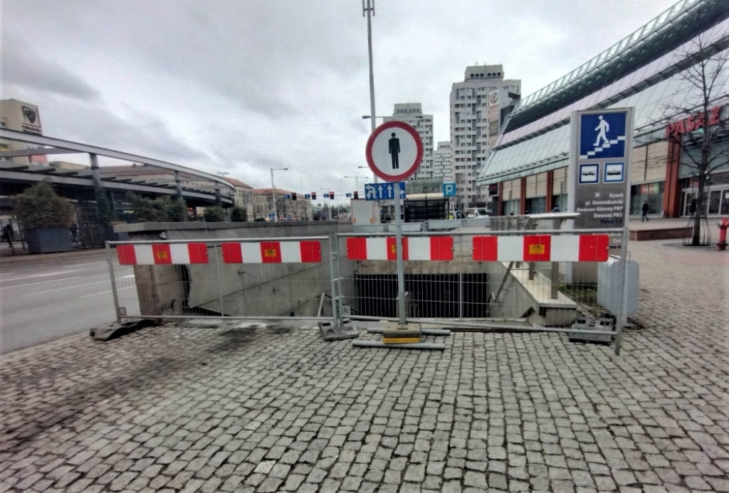 Przejście podziemne na placu Grunwaldzkim wciąż nieczynne - fot. Jakub Ciołko