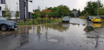 Jezioro na wyciągnięcie ręki. Wystarczy deszcz i pojawia się przed drzwiami - 0