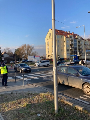"Trzeba wymusić, żeby w ogóle przejechać". Walczą o sygnalizację koło szkoły - 0