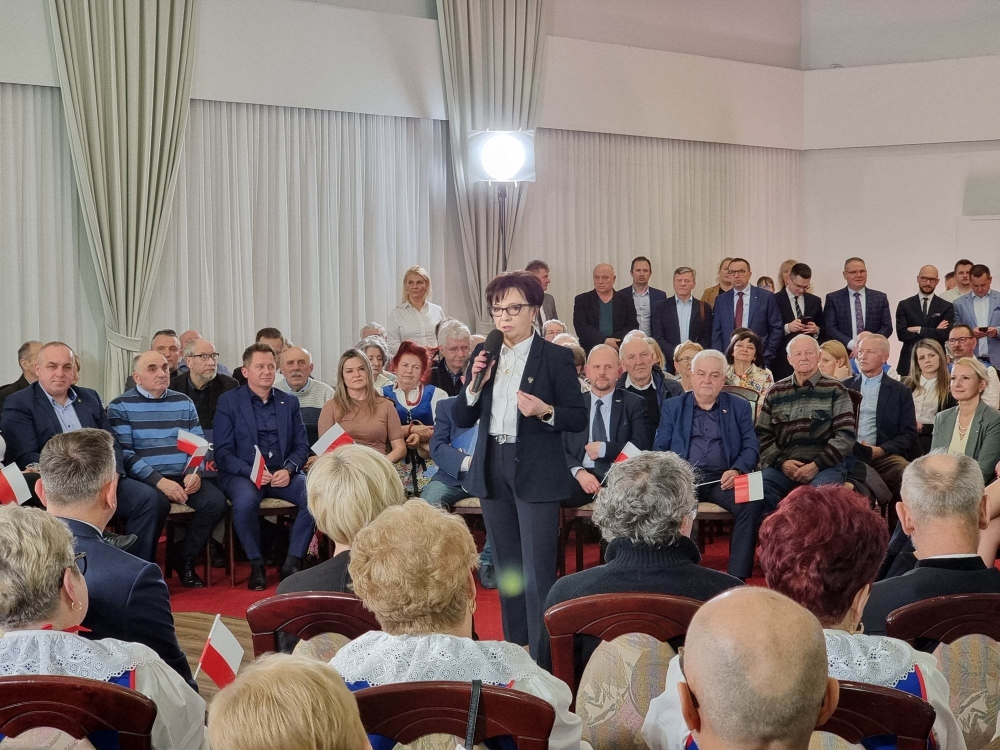 Marszałek Sejmu spotkała się z mieszkańcami Świdnicy - fot. Bartosz Szarafin