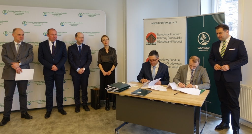 Otrzymają łącznie ponad 23 miliony złotych na ekologiczny transport - fot. mat. prasowe