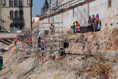 Mur znika z budowy (Zobacz) - 13