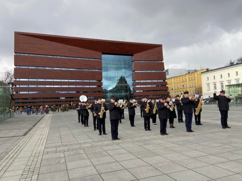 Plac Wolności przy NFM-ie zamienił się w bazę wojskową - 1