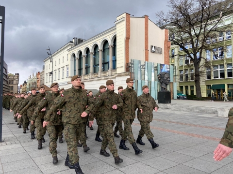 Plac Wolności przy NFM-ie zamienił się w bazę wojskową - 2