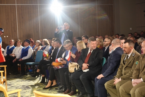Marzena Machałek w Jeleniej Górze. Spotkanie z mieszkańcami i politykami na inaugurację kampanii - 3