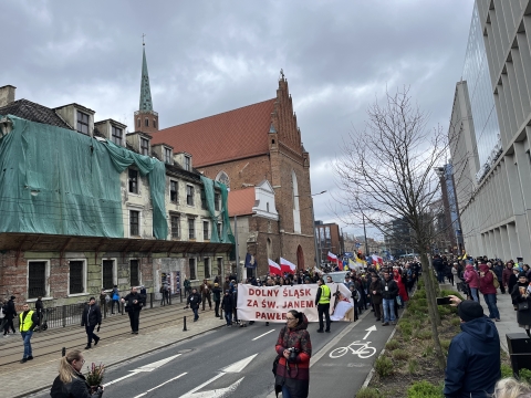 Marsz w obronie Jana Pawła II przeszedł ulicami Wrocławia  - 1