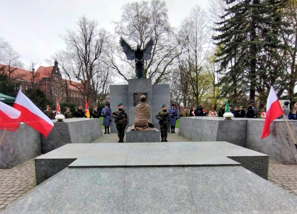 Wrocław oddaje hołd ofiarom Zbrodni Katyńskiej - fot. Jakub Ciołko