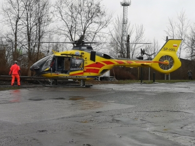 Wrocław: Dw&oacute;ch mężczyzn wpadło do szybu windy. Lądował helikopter LPR