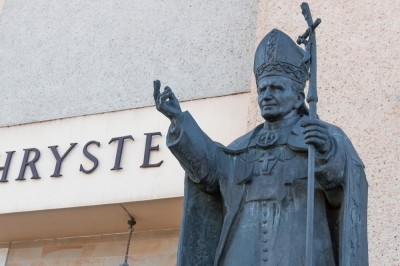 Wrocławski klub PiS chce bronić imienia św. Jana Pawła II