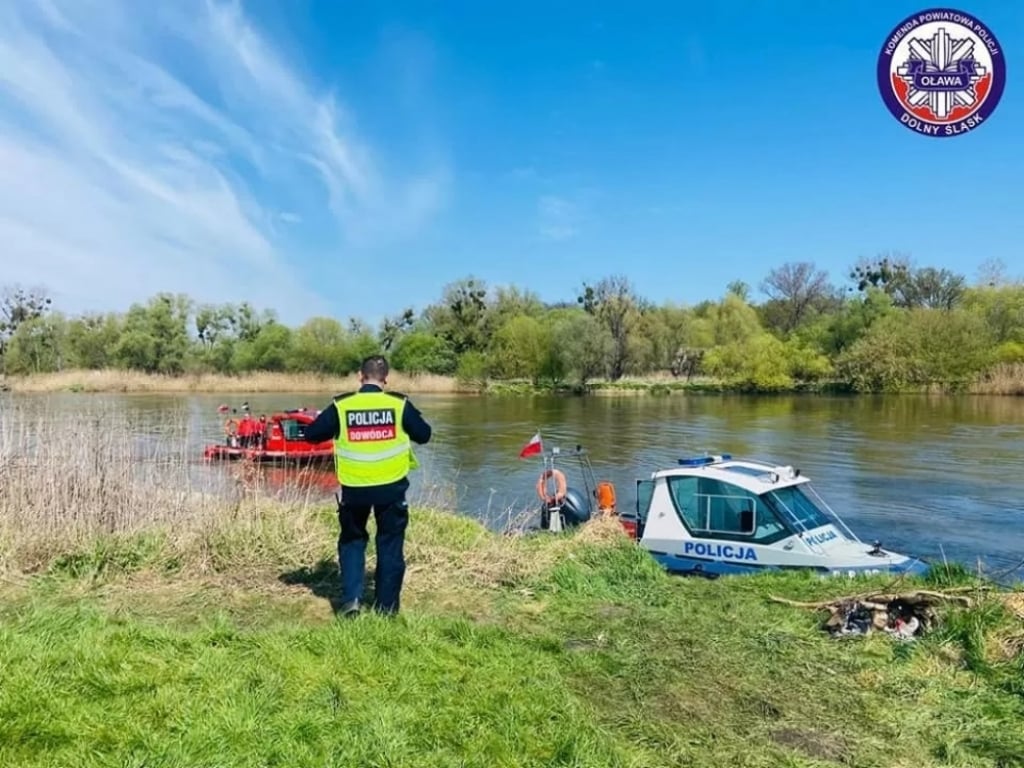 Trwają poszukiwania mężczyzny porwanego przez Odrę pod Wrocławiem - Fot: Policja Oława