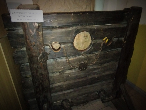 Szkoła podstawowa w Kaczorowie w weekendy zmienia się w muzeum - 3
