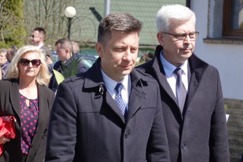 W Czarnym Borze odsłonięto obelisk upamiętniający ofiary katastrofy smoleńskiej - 1