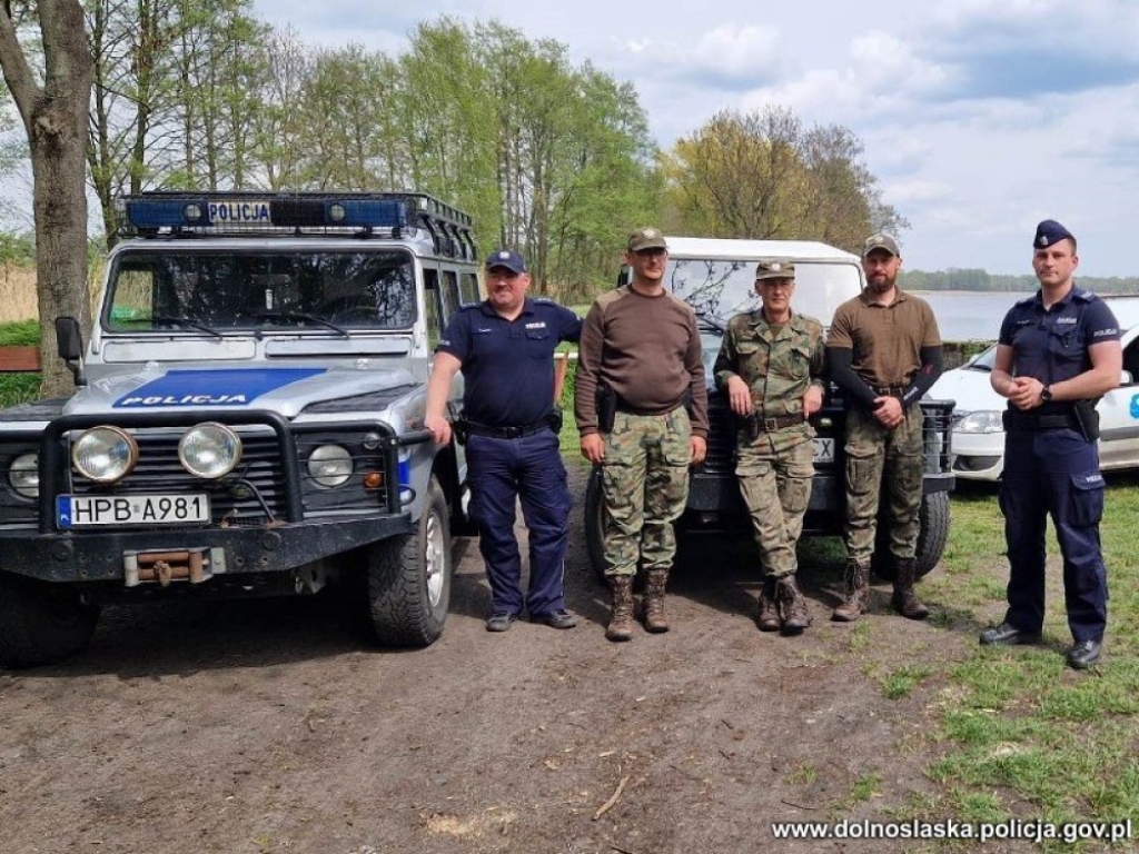Rezerwat Stawy Milickie pod czujnym okiem policji i straży rybackiej - Fot: Dolnośląska policja