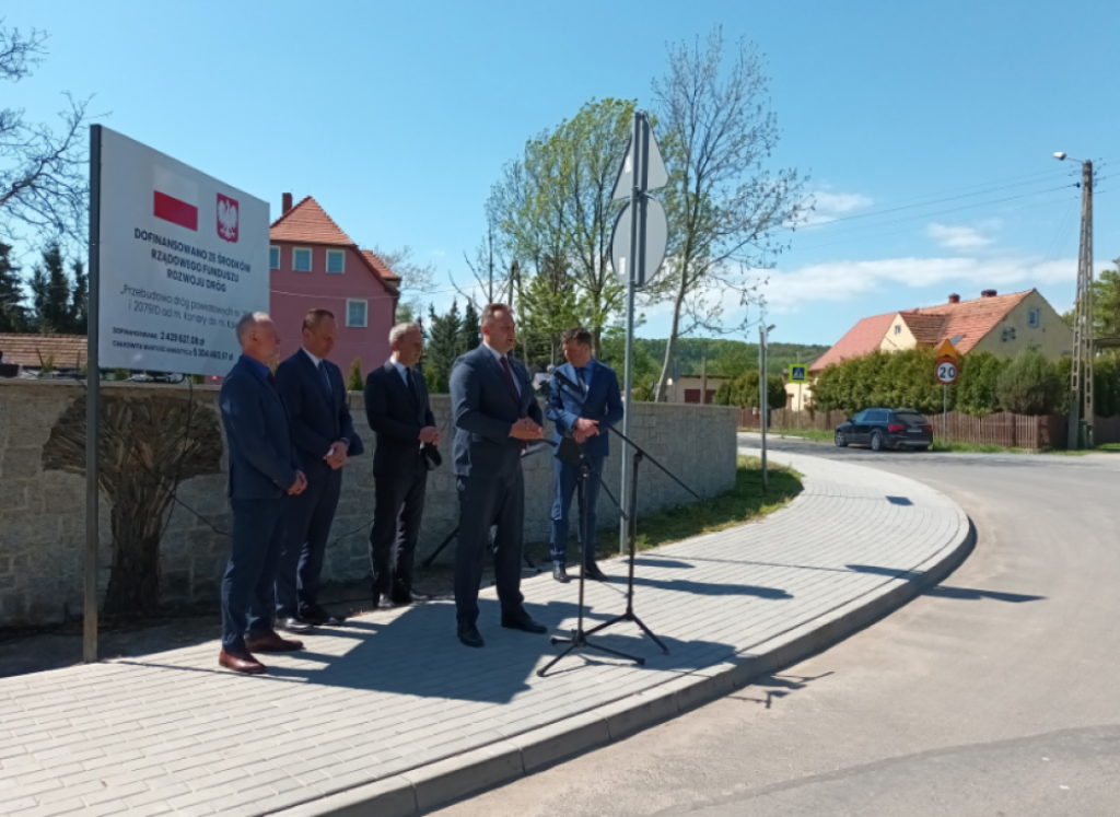 Po remoncie kierowcy znów mogą korzystać z drogi w gm. Udanin  - fot .Beata Makowska