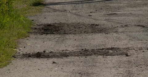 Legnica: Miała być nowa droga, są stare dziury - 2