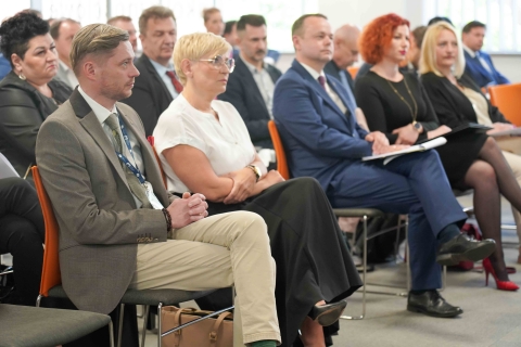 "Innowacyjne rozwiązania na rzecz służby zdrowia" - 11