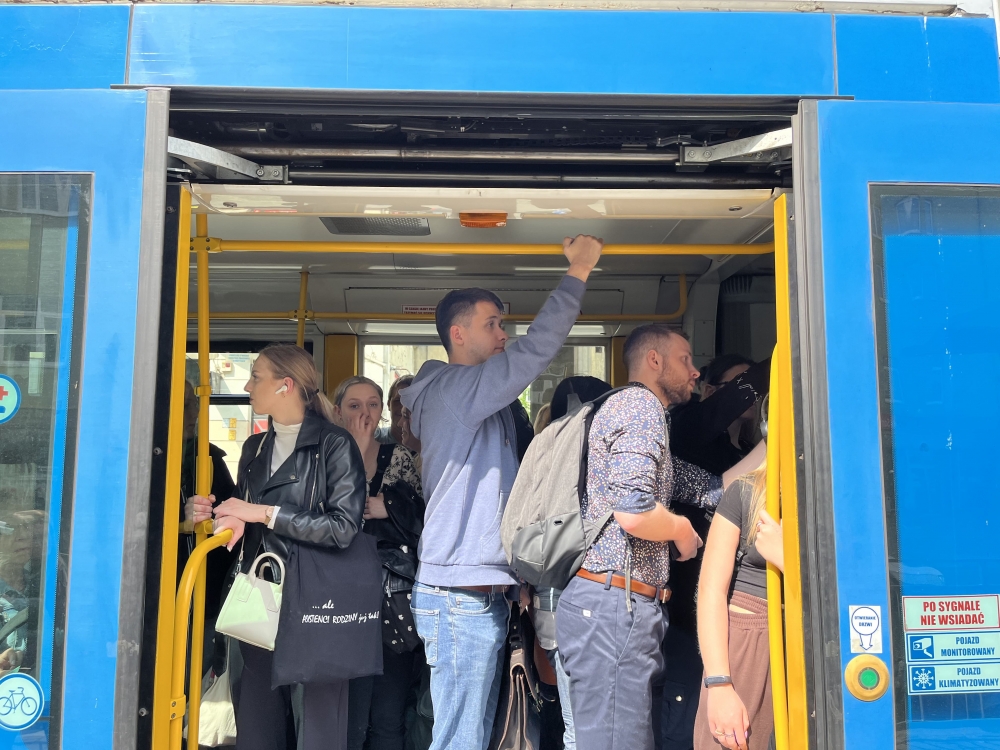 Pasażerowie narzekają na wrocławski tramwaj numer 31: "Tłoczymy się jak sardynki" - fot. Joanna Jaros