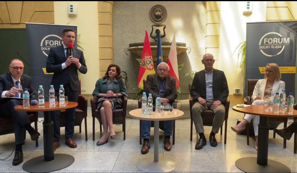 Forum Dolny Śląsk: We Wrocławiu dyskutowali o Polsce w UE - fot. Facebook / Michał Jaros
