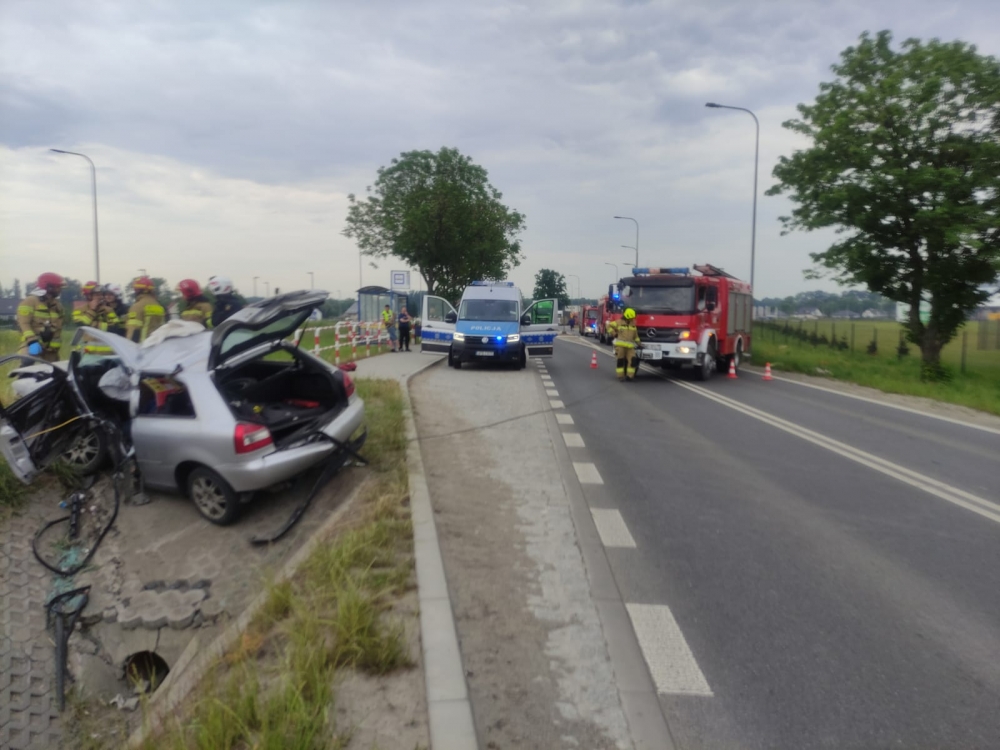 Śmiertelny wypadek na drodze Domasław-Magnice - Komenda Miejska PSP we Wrocławiu