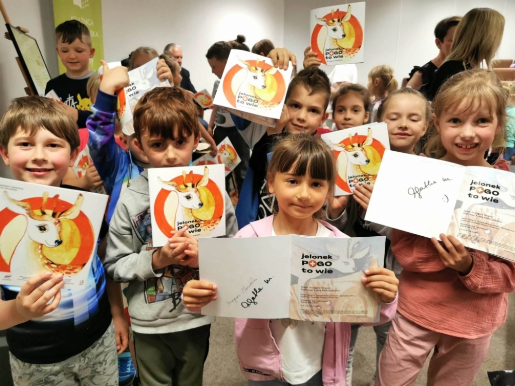 Jelonek Pogo uczy najmłodszych pierwszej pomocy - fot. Instytut Karkonoski