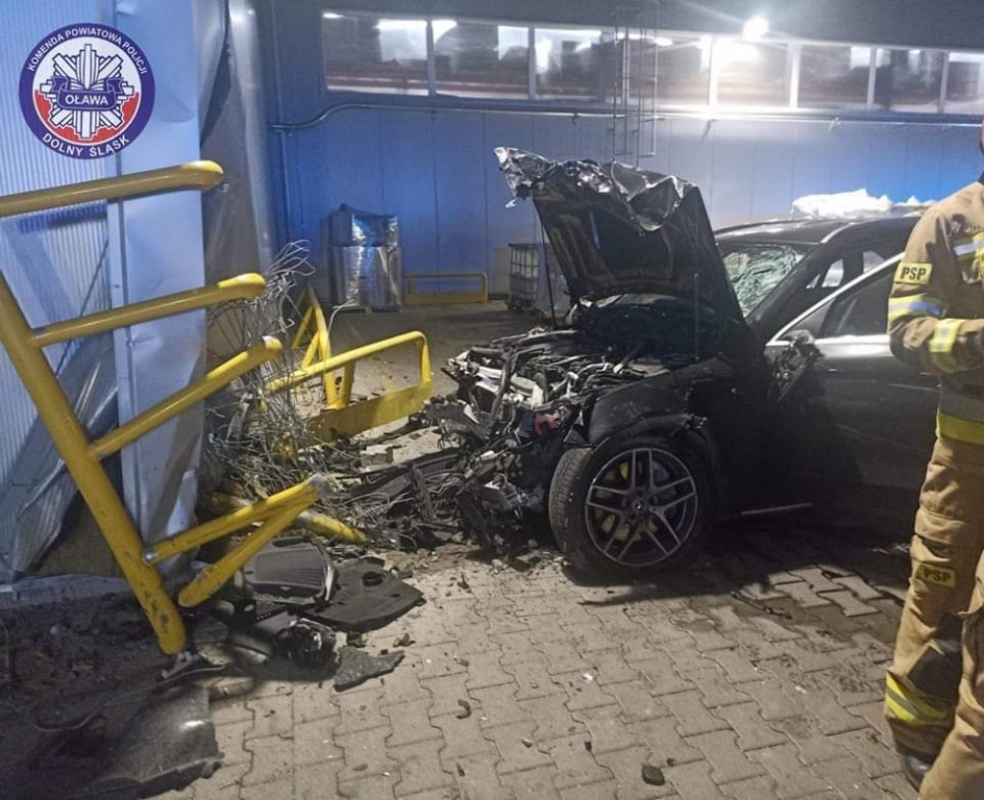 Śmiertelny wypadek przy ul. Zwierzynieckiej w Oławie - fot. Policja