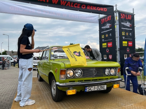 Wspominają historyczny wyczyn kierowców Fiata 125p - 0