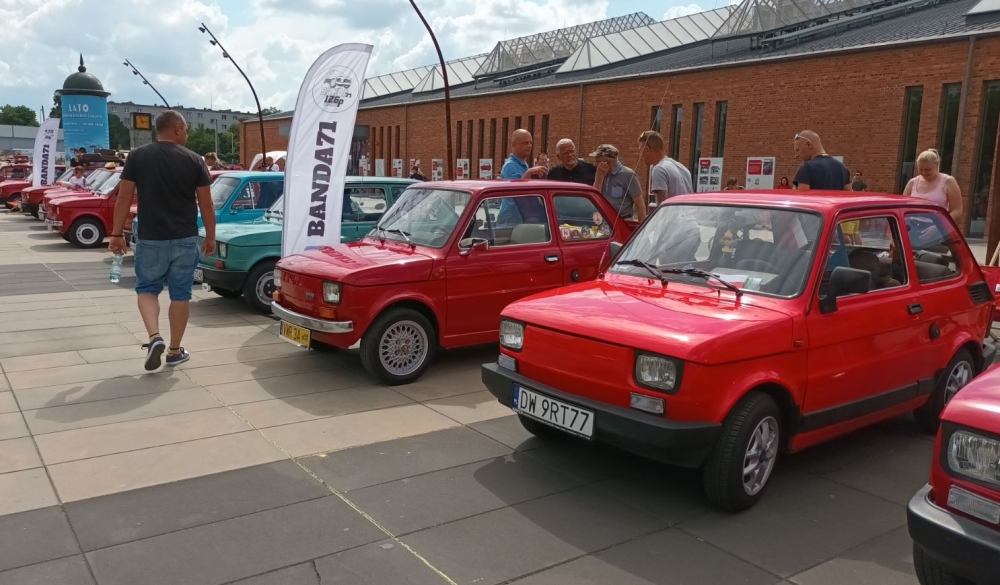 „50 lat malucha”. We Wrocławiu trwa zlot kultowych Fiatów 126p – fot. Beata Makowska