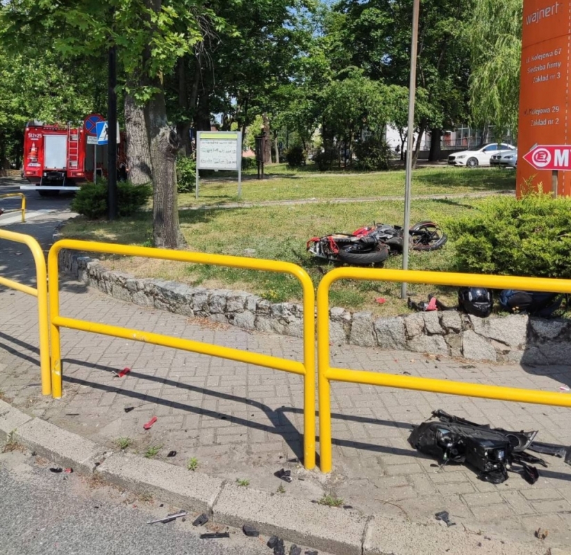 Wypadek w Międzyborzu. Motocyklista ranny - fot. Komenda Powiatowa Państwowej Straży Pożarnej w Oleśnicy