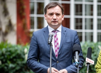 Min. Ziobro: Dw&oacute;ch prokurator&oacute;w z Wrocławia udało się na wyspę Kos