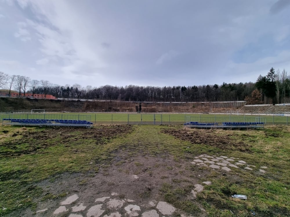 Remont stadionu Górnika Wałbrzych znów pod znakiem zapytania - fot. Bartosz Szarafin