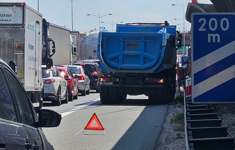 Pięć ciężarówek zderzyło się na AOW - fot. Paulina Kalinowska