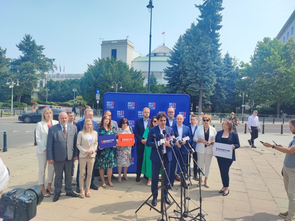 Bezpartyjni Samorządowcy ogłaszają start wyborach: "Idziemy do Sejmu jako partia" - fot. Bezpartyjni Samorządowcy