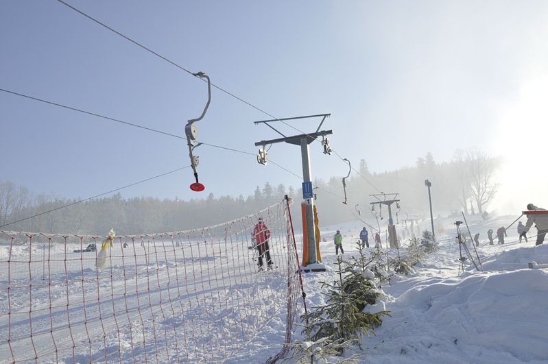 Niepełnosprawni narciarze -