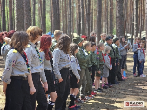 Zamiast morza lub gór wybrali obóz harcerski - 5