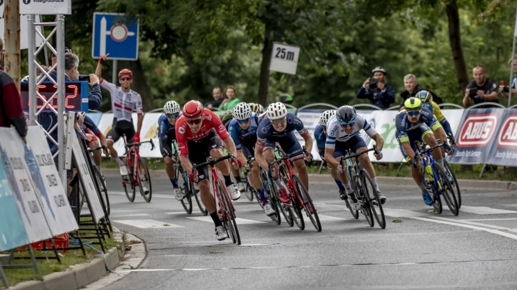 Kolarski peleton na Dolnym Śląsku - fot. Dariusz Krzywański