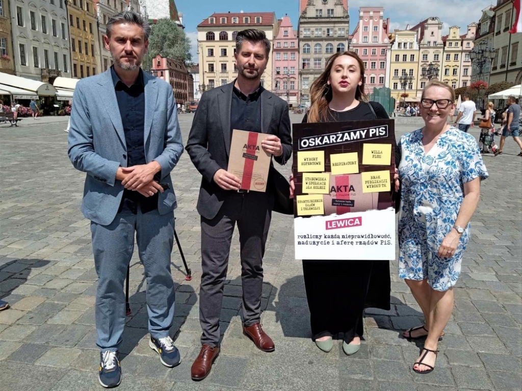 Dolnośląska Lewica przedstawia akt oskarżenia wobec rządu - fot. Jakub Ciołko