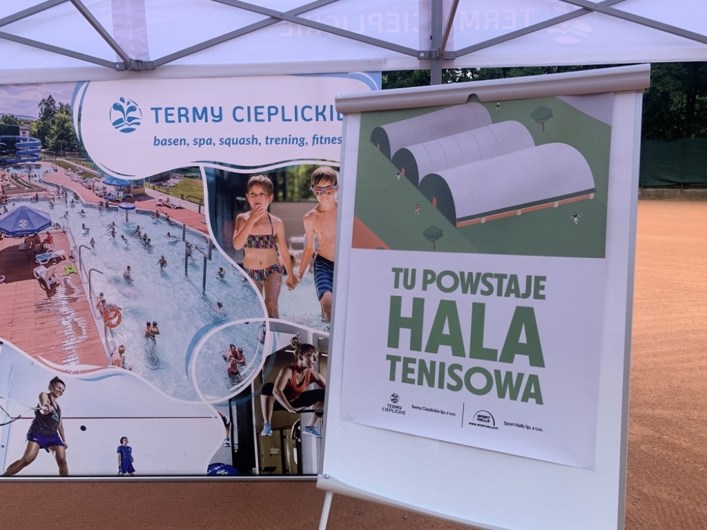 Jeleniogórskie korty tenisowe doczekają się zadaszenia - fot. RW