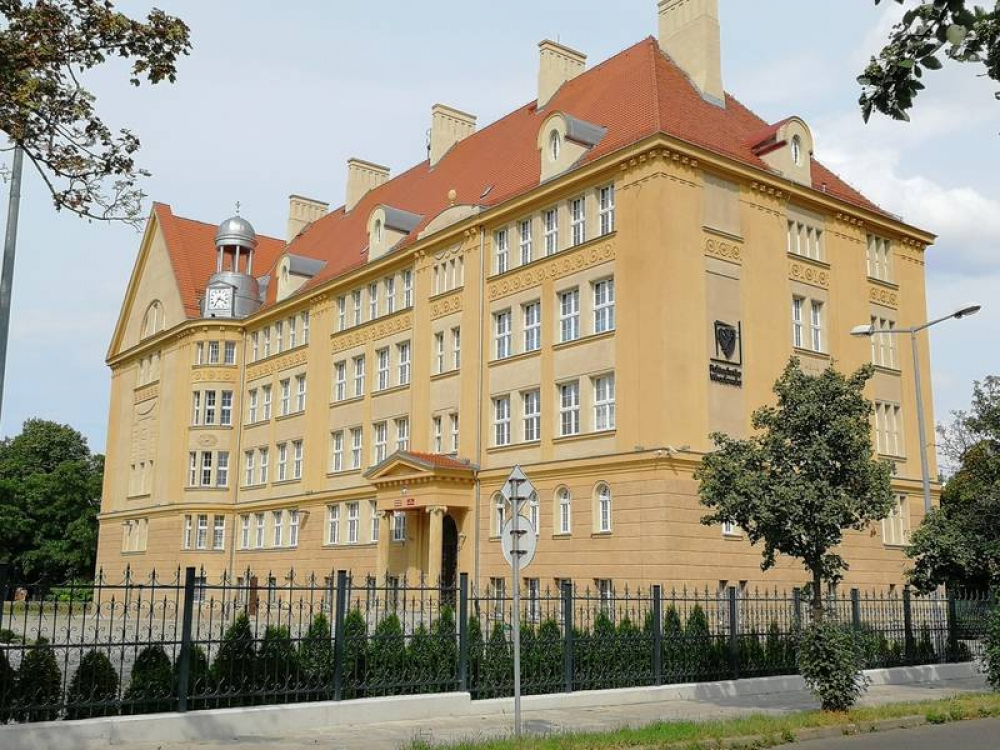 Studia nie tylko we Wrocławiu? Uczelnie w regionie cieszą się sporym zainteresowaniem - fot. Filia Politechniki Wrocławskiej w Legnicy