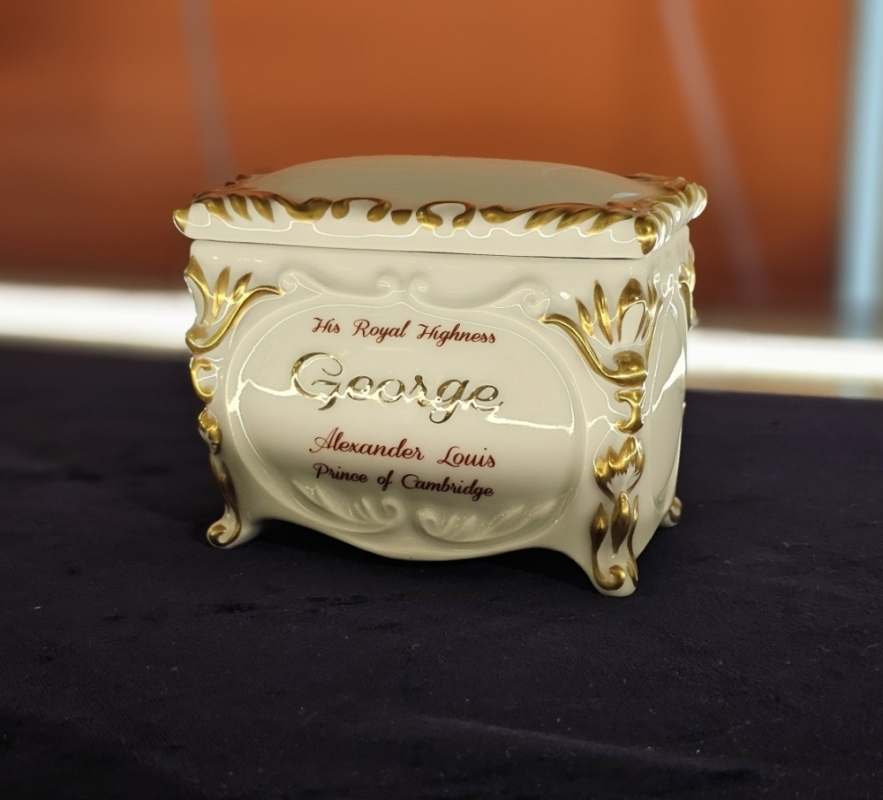 Nietypowe warsztaty dla dzieci w Wałbrzychu - będą tworzyły porcelanowe rzeźby - fot. Bartosz Szarafin