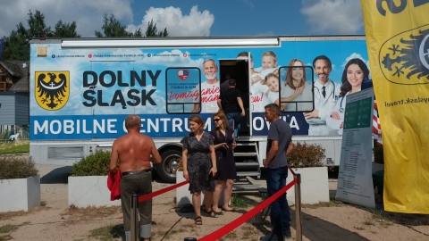 Mobilna przychodnia stanęła nad Zalewem Mietkowskim - 0