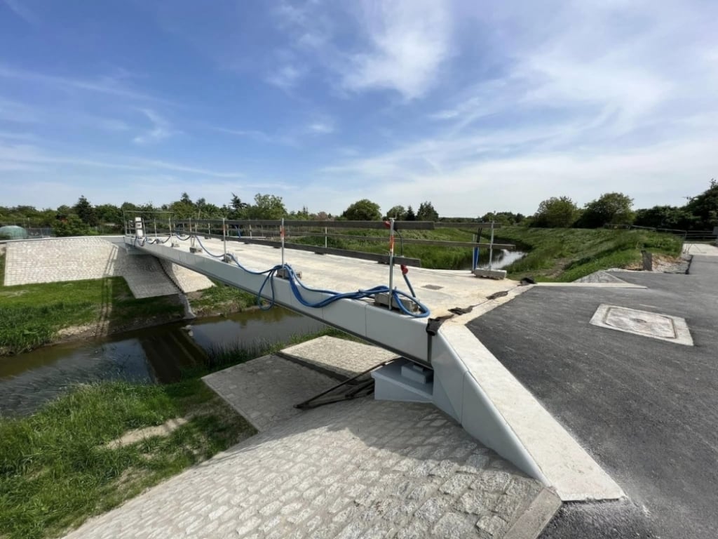 Wrocławskie osiedla nad Ślęzą po 10 latach połączyła kładka - fot. Wrocławskie Inwestycje