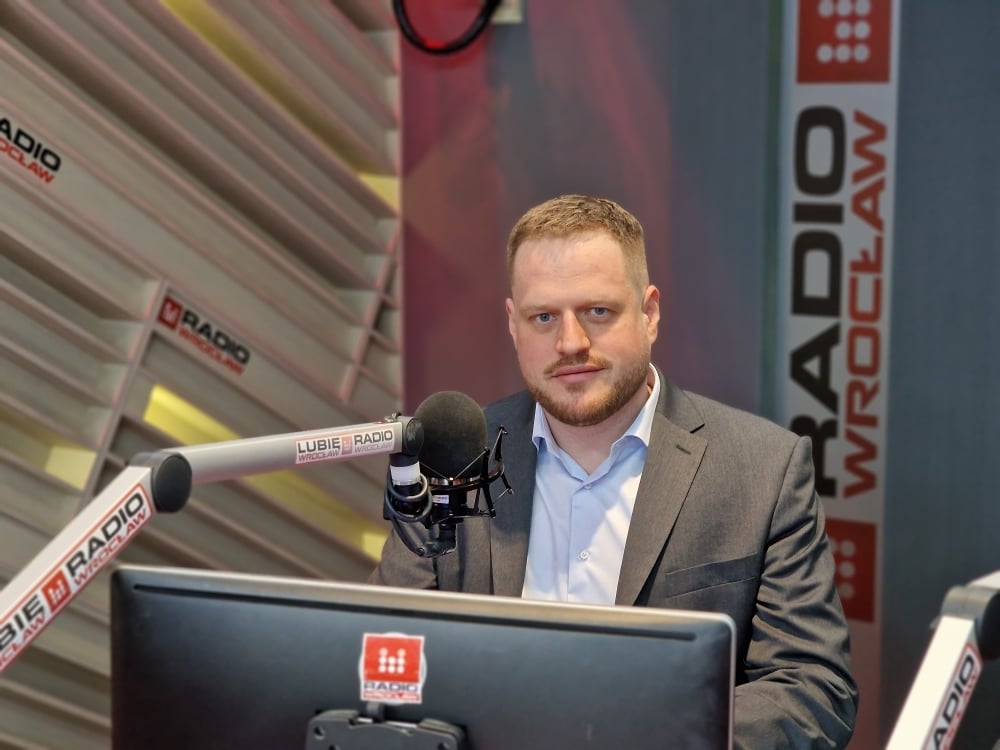 J. Cieszyński: 1,7 miliona osób ściągnęło mObywatel. Tymczasowe prawo jazdy 7 sierpnia - fot. RW