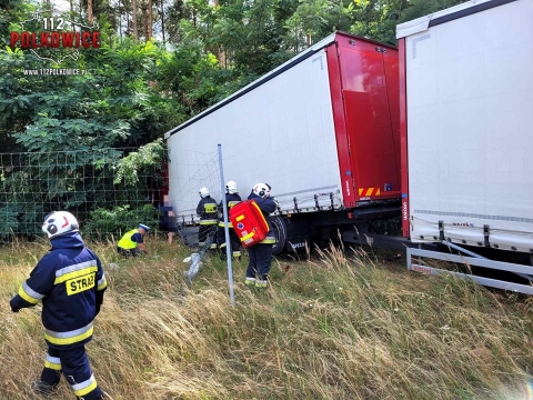 S3: Ciężarówka wjechała w samochód służb drogowych - 0