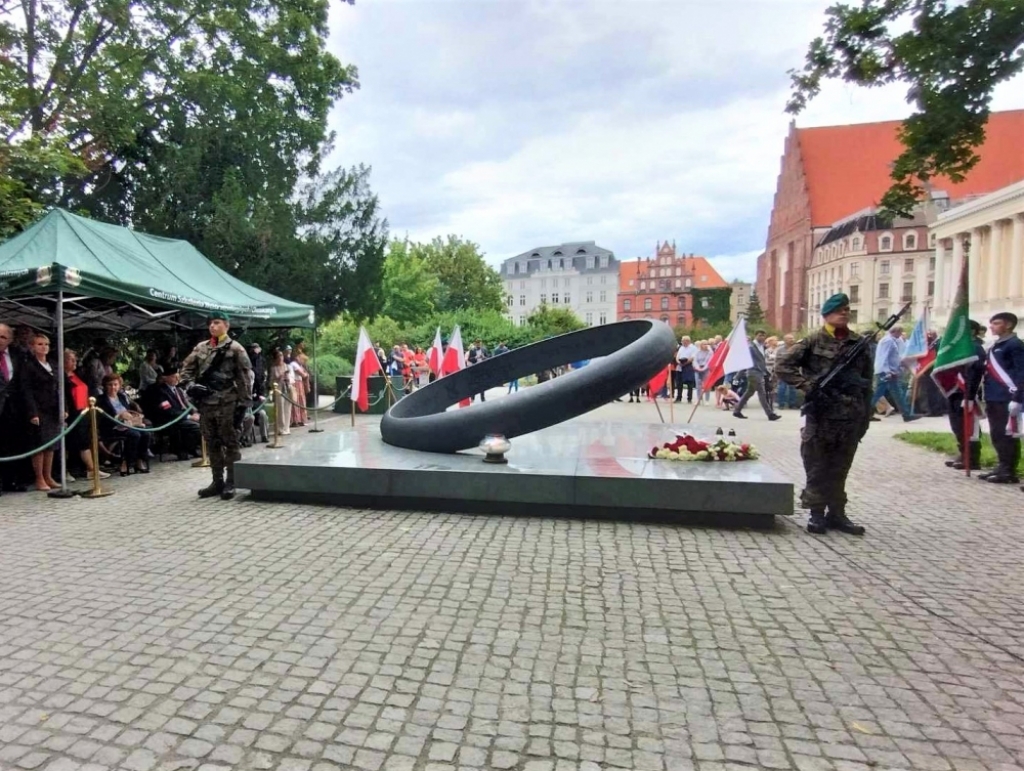 Wrocław i Jelenia Góra oddały hołd powstańcom warszawskim - fot. Jakub Ciołko