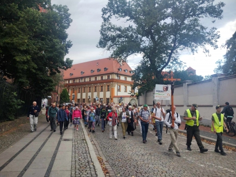 Przed nimi 230 km marszu. Ruszyła Wrocławska Pielgrzymka do Częstochowy - 3