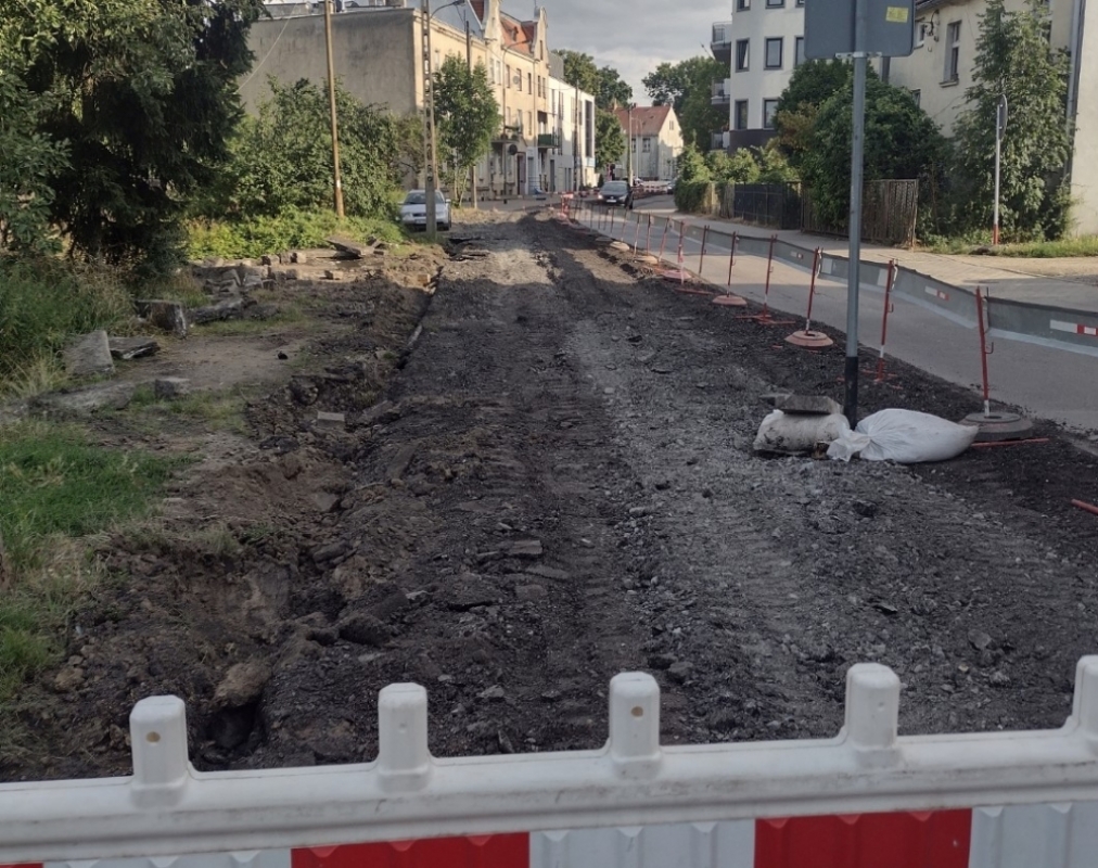 Zachodni Wrocław tonie w korkach. Trwają trzy remonty jednocześnie - fot. Jakub Ciołko