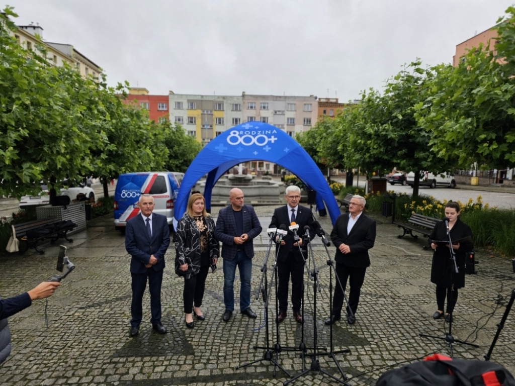 Już ponad 350 tysięcy wniosków o 500+ na Dolnym Śląsku - fot. Bartosz Szarafin