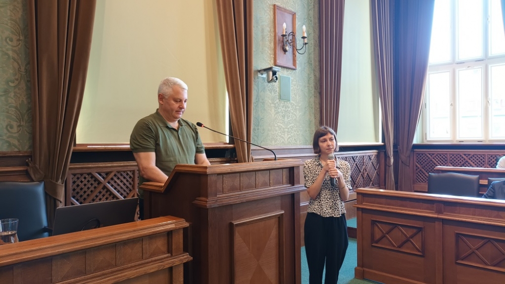Radny miejski z Kijowa przekazał podziękowania za pomoc Wrocławianom - fot. Beata Makowska