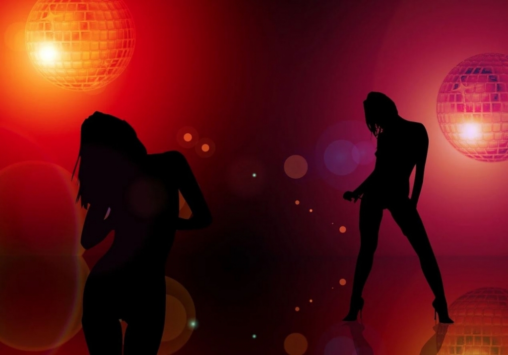 Kolejni zatrzymani w sprawie oszustw w klubach go-go - zdjęcie ilustracyjne (fot. Pixabay)