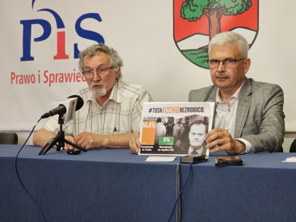 Minister Ireneusz Zyska opowiadał w Wałbrzychu o bezrobociu za rządów aktualnej opozycji - Fot: Bartosz Szarafin